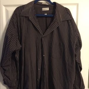 Van Heusen shirt in great condition